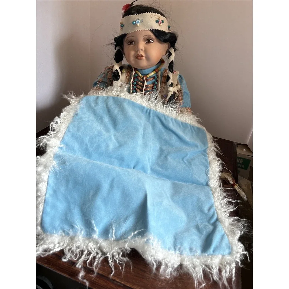 Kinney Doll Native American Taigi 845/2,500 Dreamcatcher, Blanket  25
